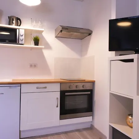 & Entre 2 Lacs / Montfort Apartment *