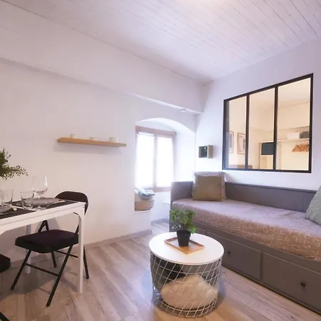 & Entre 2 Lacs / Montfort Apartment *